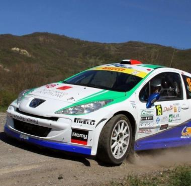 <b>QUINTO.</b> La Peugeot 205 S2000 di Matteucci 