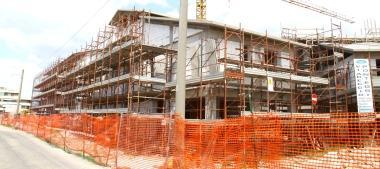 <b>CONTESTATO.</b> Il cantiere aperto in via della Gronda per le case dellErp 