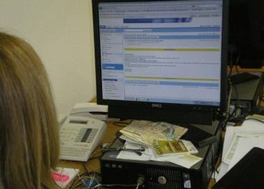Un messaggio di posta elettronica ha messo nei guai una dipendente del Comune Sotto il sindaco Carlo Tempesti 