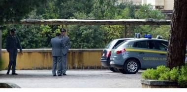 <b>GLI INQUIRENTI.</b> La sede della Finanza e la Procura della Repubblica   