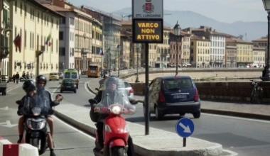 Dal 6 maggio scatta sui lungarni la ztl notturna