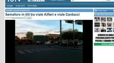 Semaforo impazzito: un’immagine tratta dal filmato di TuTv