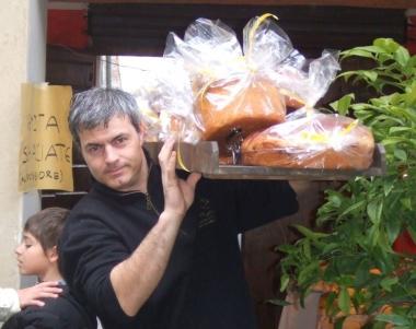 La schiacciata di Pasqua protagonista oggi e domani a Ponte a Egola  
