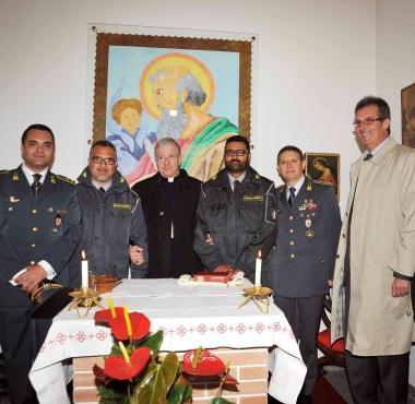 Un momento della consacrazione della cappella 