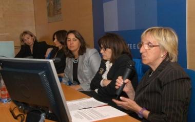 Le imprenditrici mentre vengono intervistate dalla giornalista Maria Antonietta Schiavina  