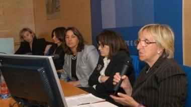 Le imprenditrici mentre vengono intervistate dalla giornalista Maria Antonietta Schiavina