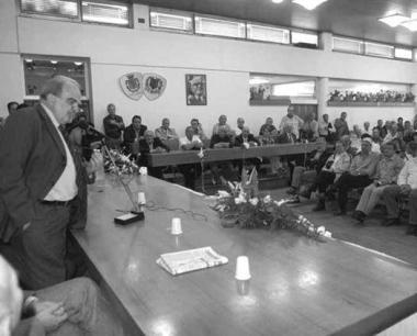 Il consiglio comunale di Aulla e da sinistra Lupi e Simoncini          