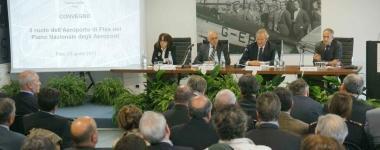 Due momenti del convegno di ieri sullaeroporto     
