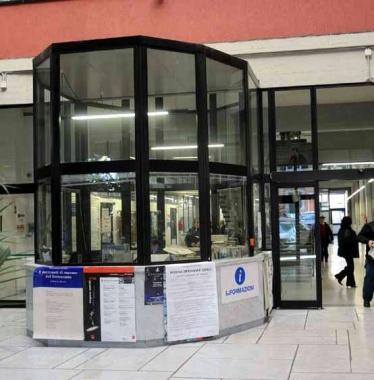 Lingresso di palazzo civico      