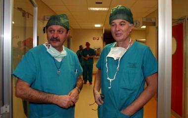 Mario Spinelli (a destra) insieme ad un collega in una foto di alcuni anni fa    
