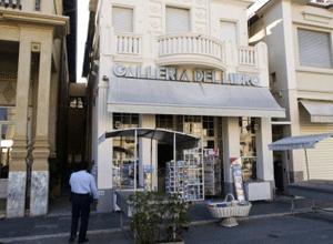 Una gioielleria nella Galleria del libro L'Eden resta cinema: trattativa in corso