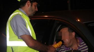 Alcol alla guida, ritirate 32 patenti