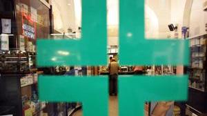 Rapinano una farmacia, fidanzati arrestati