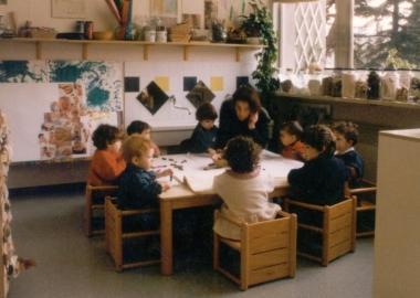 Bambini in un asilo nido 