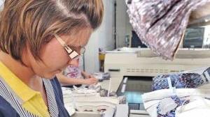 Operaia al lavoro