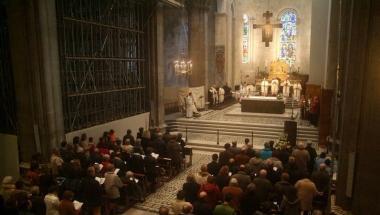 Una Messa in cattedrale officiata dall’arcivescovo Castellani (Vip)