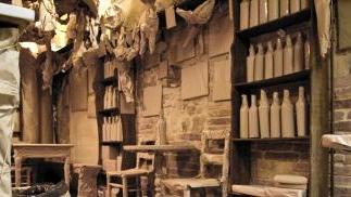L’enoteca impacchettata: altre foto su <b>www.iltirreno.it </b>