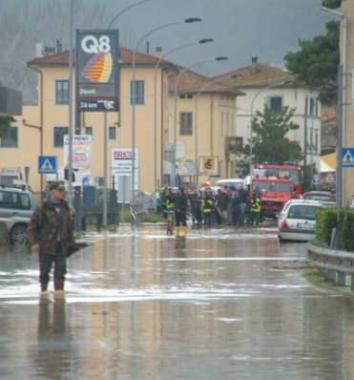 Una immagine della alluvione di Natale 2009 