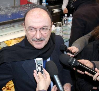 Il Procuratore capo Aldo Cicala; sotto, limpronta della fascetta sullasse rotto  