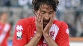 <b>DELUSIONE.</b> Nando Sforzini dopo il triplice fischio di Pinzani