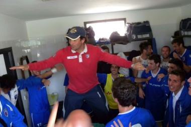 Il mister Pagliuca fa le prove per la festa della promozione 