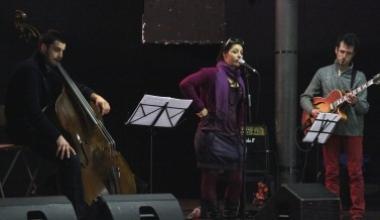 Officina, la super maratona di musica e spettacoli attira centinaia di giovani