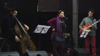 Officina, la super maratona di musica e spettacoli attira centinaia di giovani