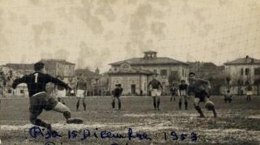 <b>AMARCORD</b> Dicembre 1953: Genovesi-gol dal dischetto (foto g.c. Associazione Cento)