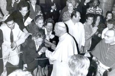 Un momento della visita che Papa Karol Wojtyla effettu&ograve; nella citt&agrave; di Volterra      
