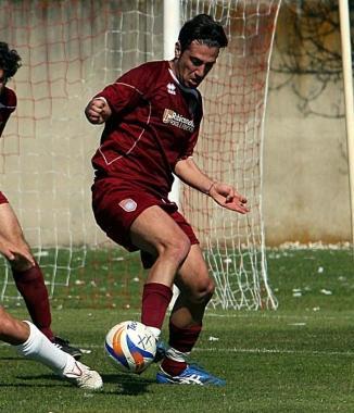Il granata Luca Magnani in azione palla al piede 