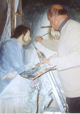 Marco Dolfi al lavoro nella chiesa di S. Rita 