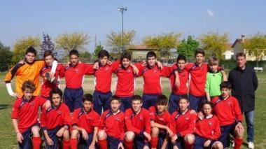 A sinistra, la squadra Giovanissimi del Cf 2001