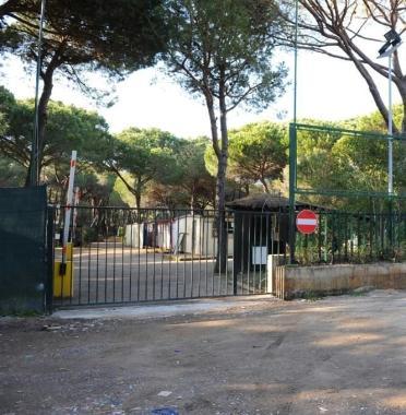 <b>NELLA BUFERA </b>Lingresso del campeggio comunale di Principina 