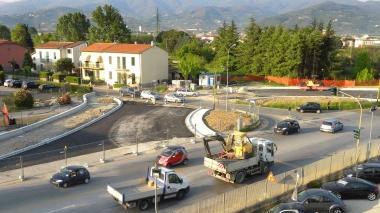 Il cantiere della rotatoria fra via Erbosa e via Toscana