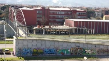 Litigio a scuola: ragazzo cinese con un pugno frattura la mascella ad un compagno