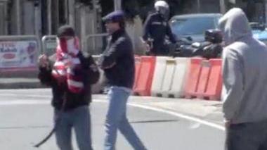 <b>VIOLENZA </b>Il giovane con la cinghia