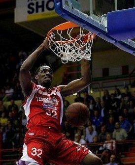 <b>RECORD MAN </b>Jarvis Varnado oltre al miglior stoppatore della Lega2 &egrave; gi&agrave; nella storia di questo campionato per essere luomo che ha firmato pi&ugrave; doppie-doppie di tutti: 12 finora in 28 partite    