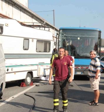 Sopra, Giampaolo Poletto; in alto il bus rubato allAtl con il quale provoc&ograve; la morte di Enrico Raffaelli 