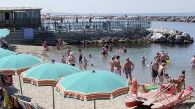 Ombrelloni su una spiaggia a Marina