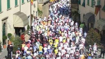Alcuni momenti della manifestazione ciclistica per Amatori che si è tenuta a Pomarance
