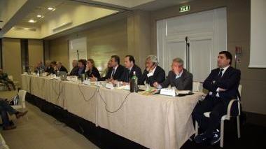 <b>SINDACI. </b>I primi cittadini e i presidenti dei consigli comunali riuniti insieme all’Una hotel