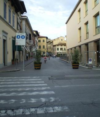 Lingresso in piazza Montanelli  