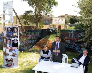 <b>SULLE MURA.</b> Bonifazi presenta il progetto al bastione Maiano 