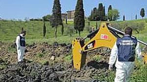 Rifiuti tossici nell'azienda agricola maxi-sequestro a Collesalvetti