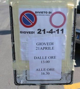 Uno dei cartelli contestati 