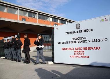 Sopra, via Ponchielli distrutta e le immagini tratte da due anni di proteste per pretendere verit&agrave; e giustizia 