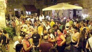 Una festa nel centro di Suvereto