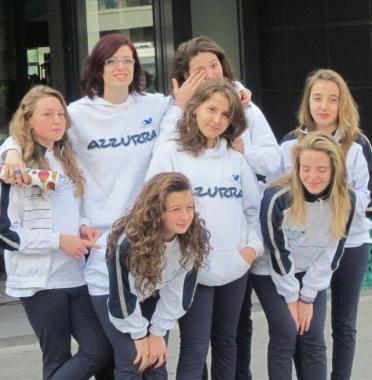 Il gruppo delle atlete dellAzzurra Sincro   