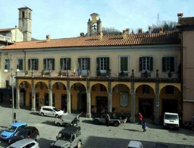Il palazzo comunale di Pontremoli     