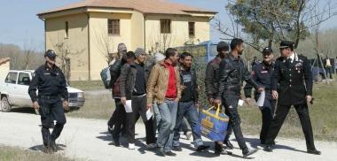 Alcuni dei tunisini ospitati a Pisa  